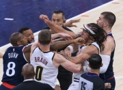 开云体育-快船翻盘加拿大男篮，巴图姆制霸全场的简单介绍