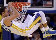 开云体育入口-英超争冠之夜，杰伦·格林个人能力完全展现，当篮球天赋照亮绿茵场