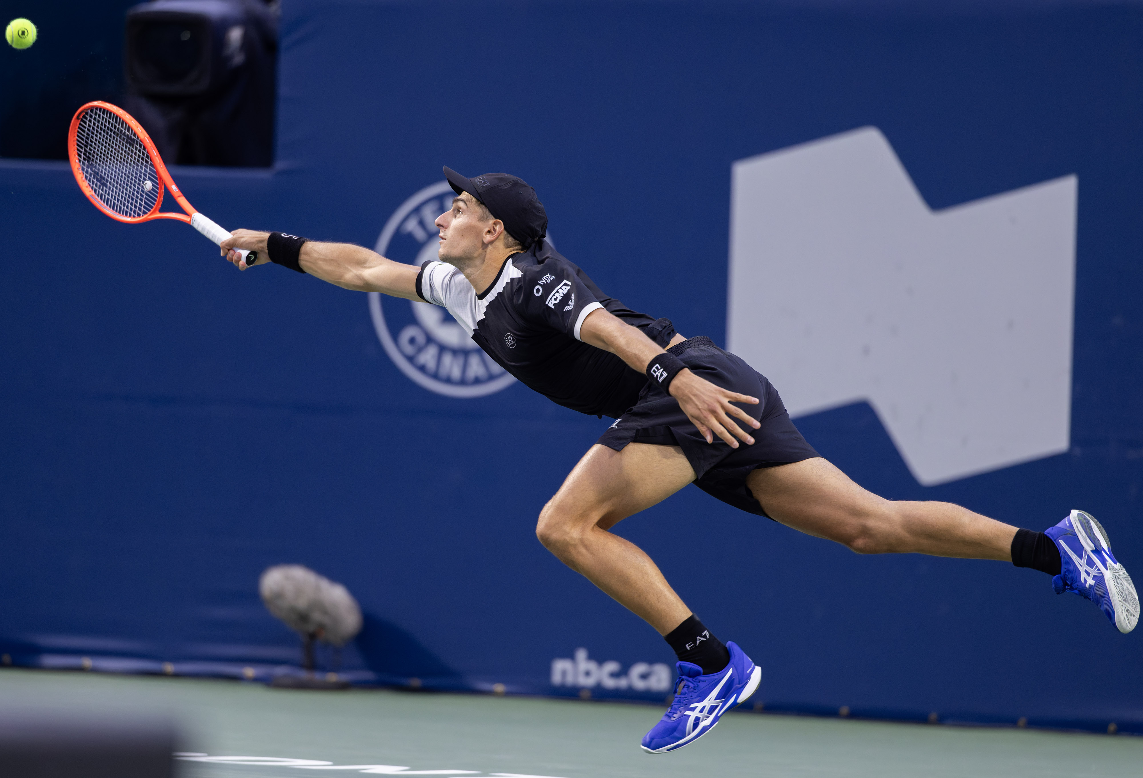 澳大利亚网球队碾压美国网球队，兹维列夫完成帽子戏法的简单介绍