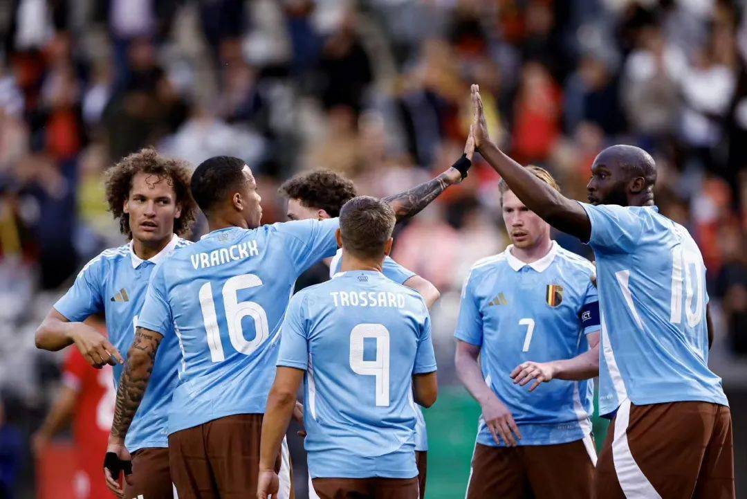 关于荷兰、比利时等强队在欧洲赛场上展现实力的信息