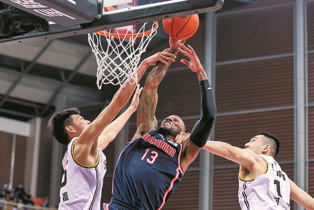 马里队客场惜败，陷入失败泥潭困境