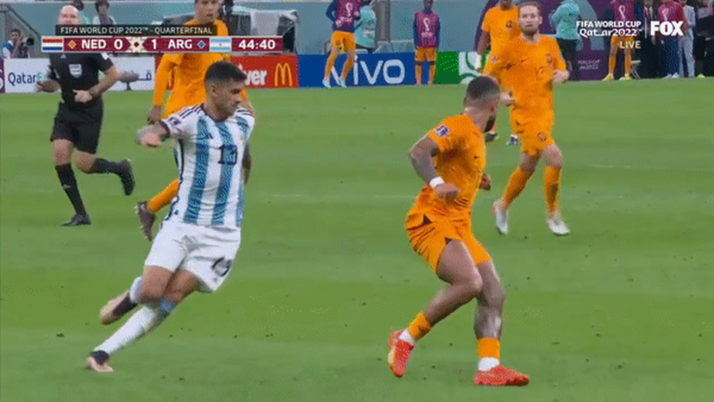 关于欧洲足球赛场上演一场惊心动魄大战的信息