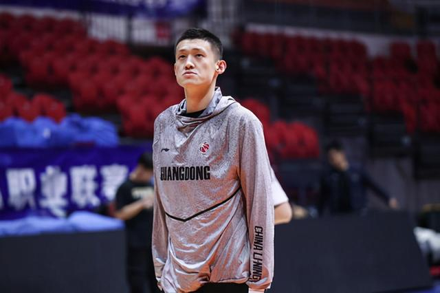 太阳鏖战四川队，易建联关键制胜的简单介绍