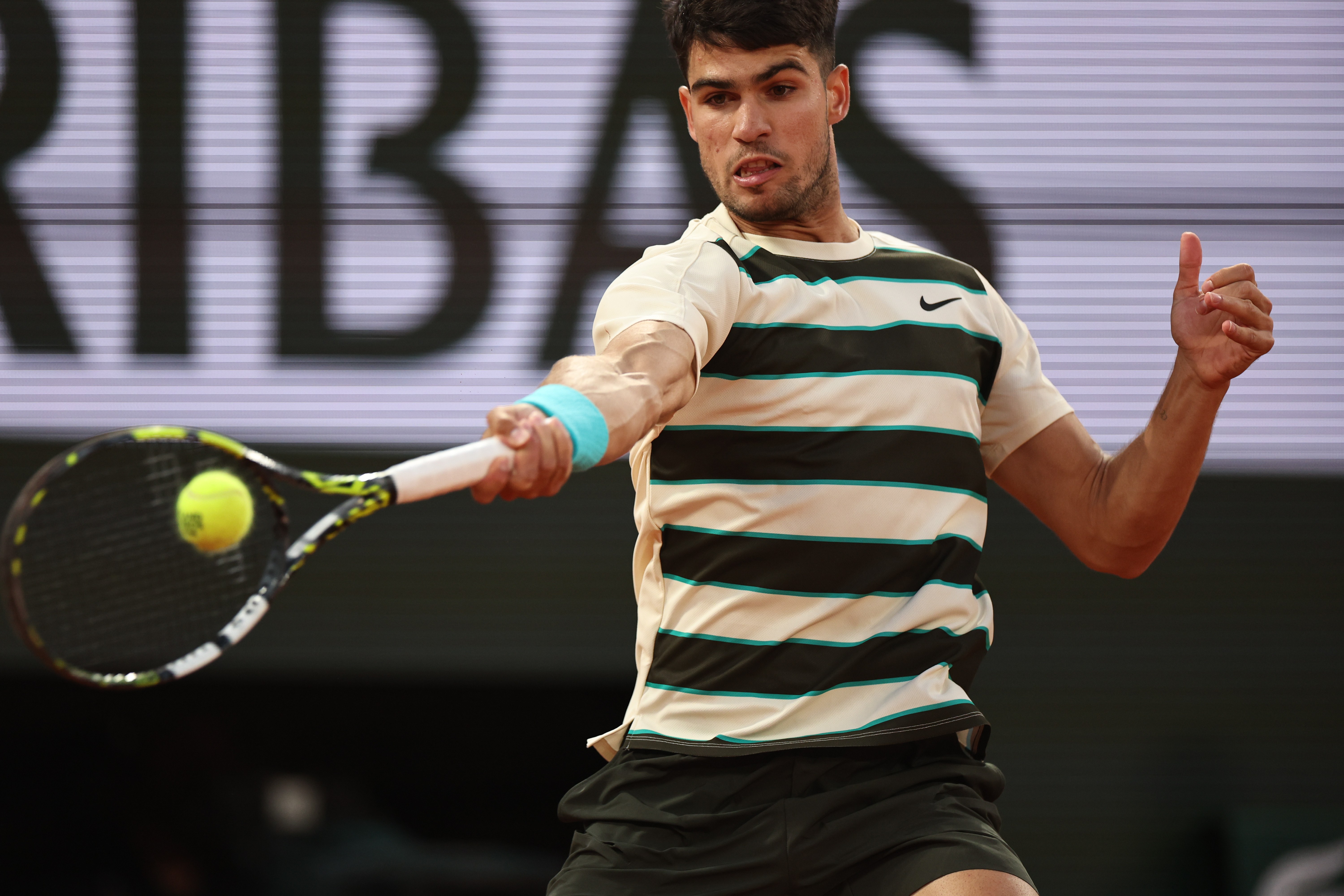 英国网球队绝杀法国网球队，阿尔卡拉斯制霸全场的简单介绍