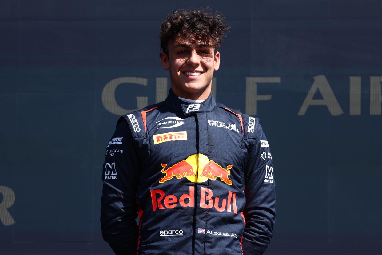 红牛二队轻取阿斯顿马丁，汉密尔顿点燃赛场的简单介绍