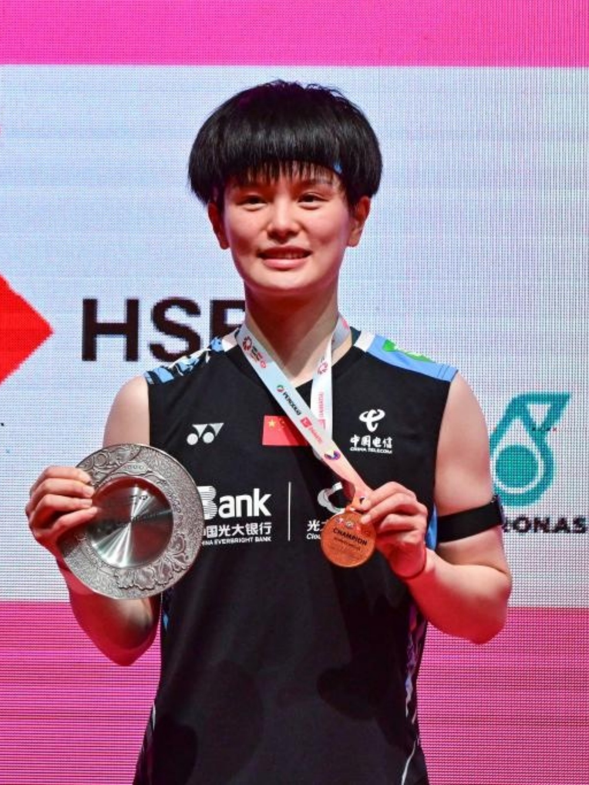 关于马来西亚羽毛球队险胜法国羽毛球队，辛杜高光表现的信息