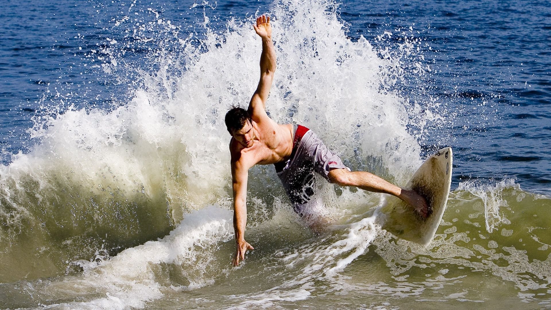 年度焦点之战，巴西封锁美国，全球战略格局的微妙转折