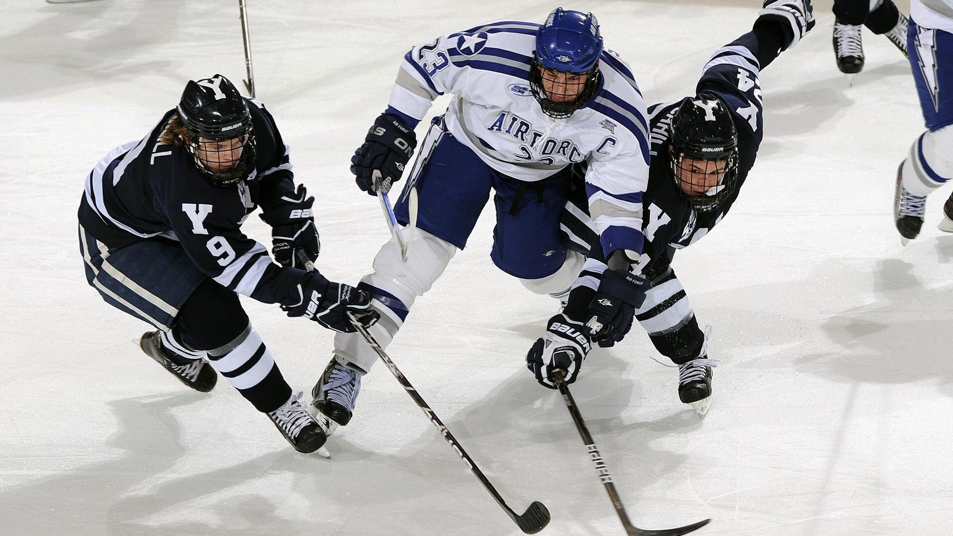 米切尔关键先生本色尽显，湖人稳扎稳打力擒马刺