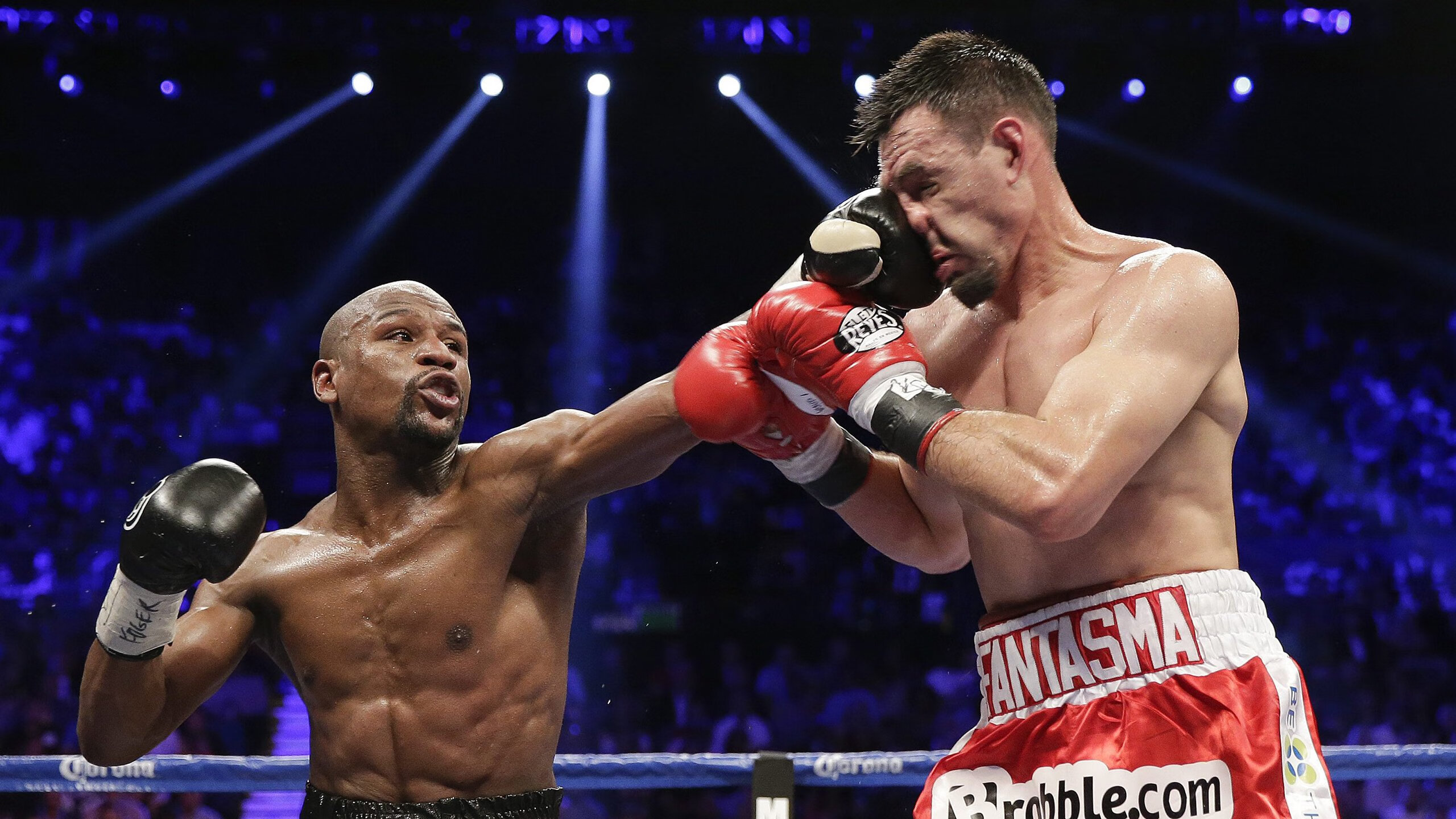 巴拉圭冲垮巴黎，卢卡库如何成为扭转战局的关键先生