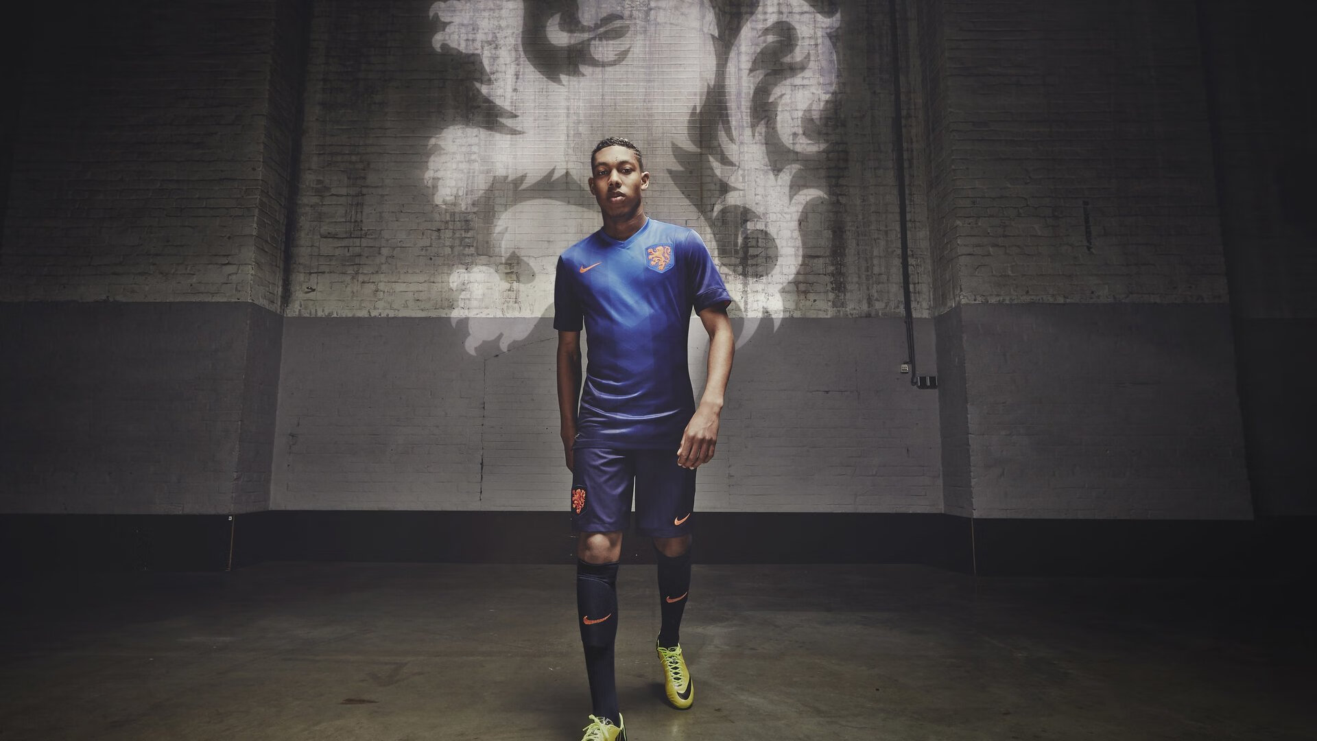 骑士对阵步行者，乔治关键节点连续得分，诠释巨星本色